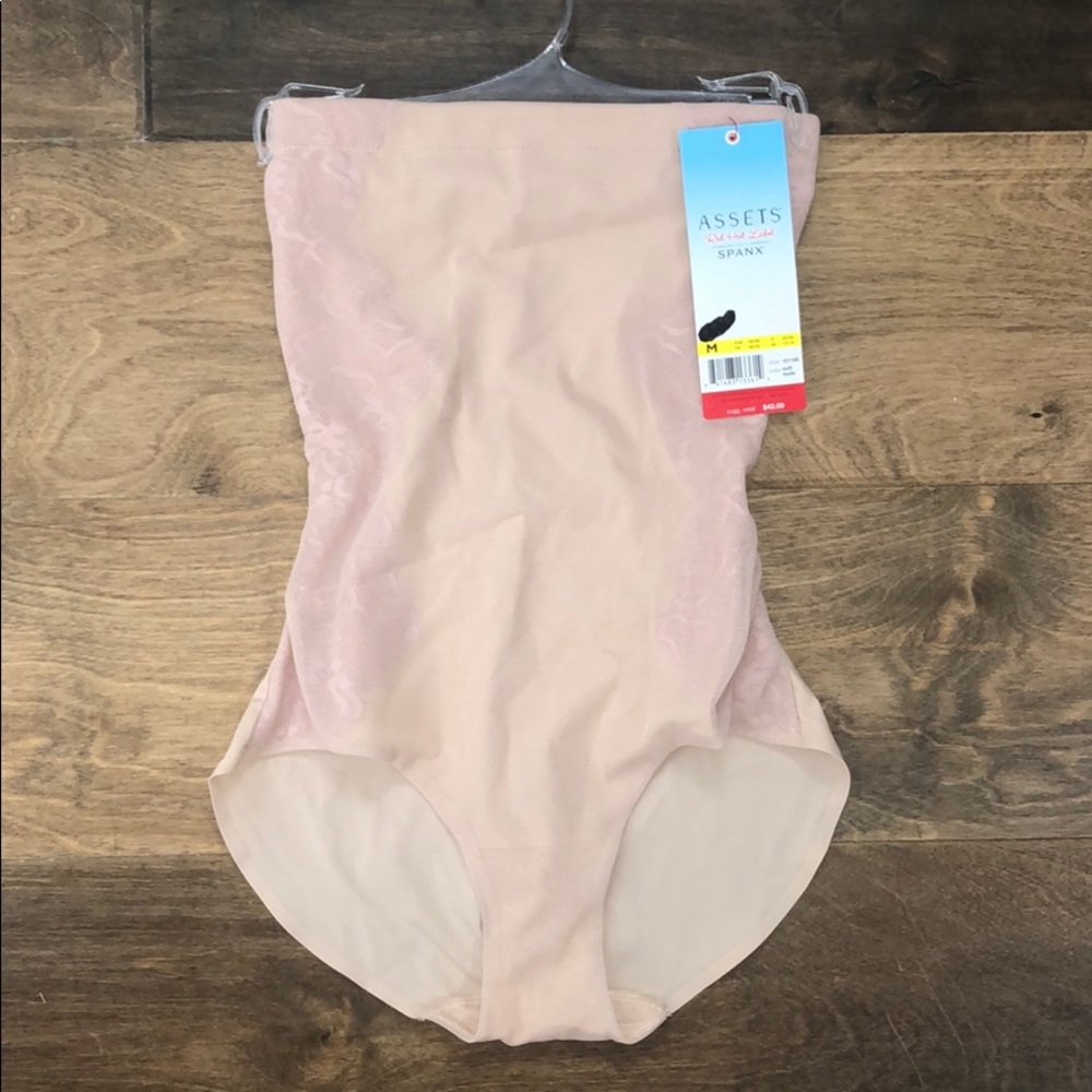 Assets by Spanx Sz Med